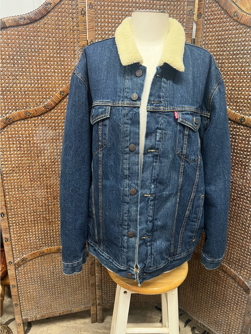 Levi’s denim jacket Sherpa lines xl trucker coat